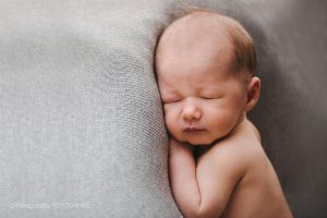 Neugeborenenfotoshooting zu Hause
