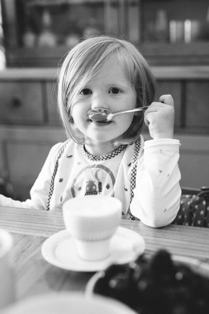 Familienmomente beim Frühstück