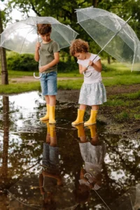 Fotoshooting mit Kindern beim Regen