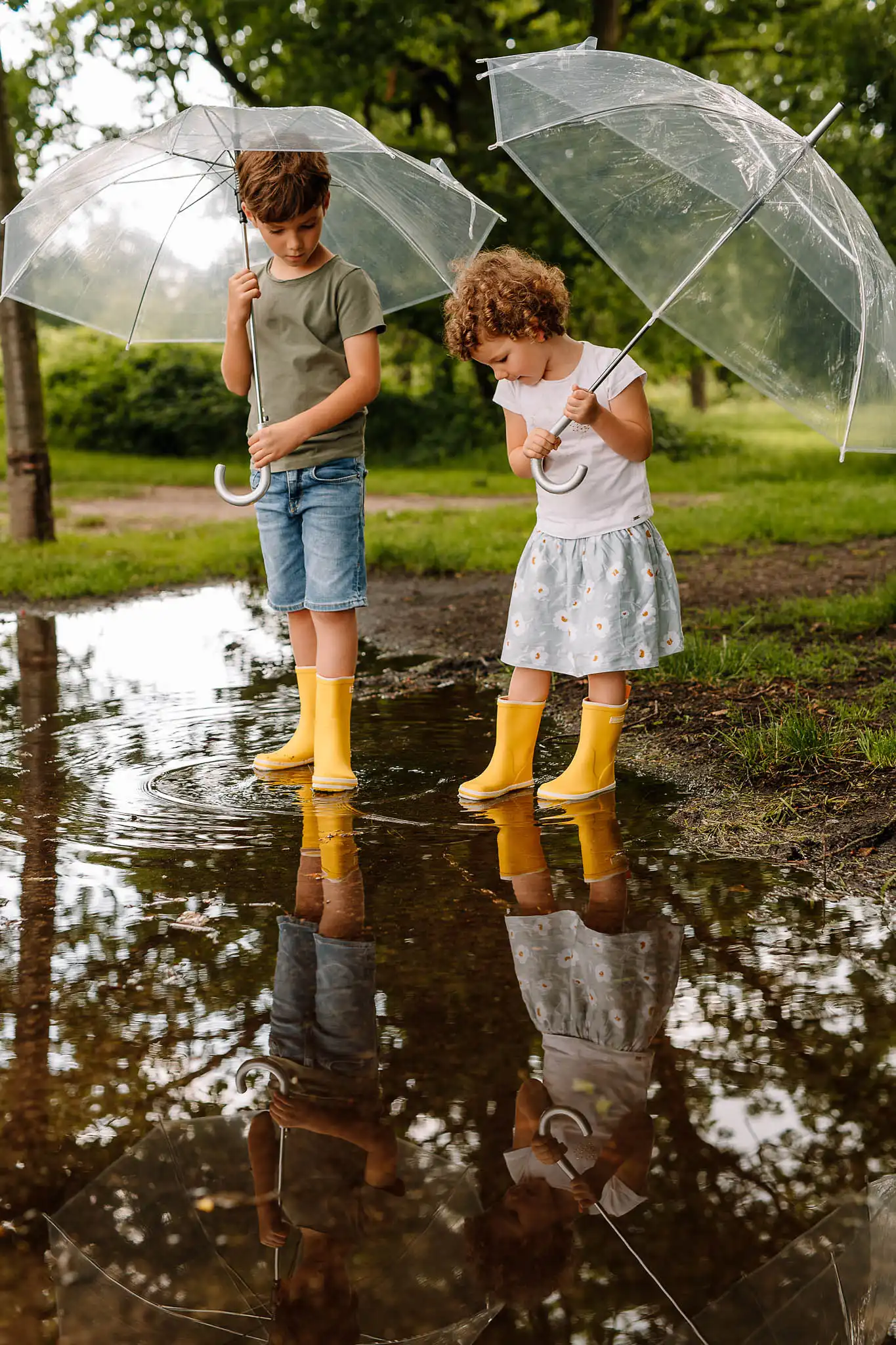 Fotoshooting mit Kindern beim Regen
