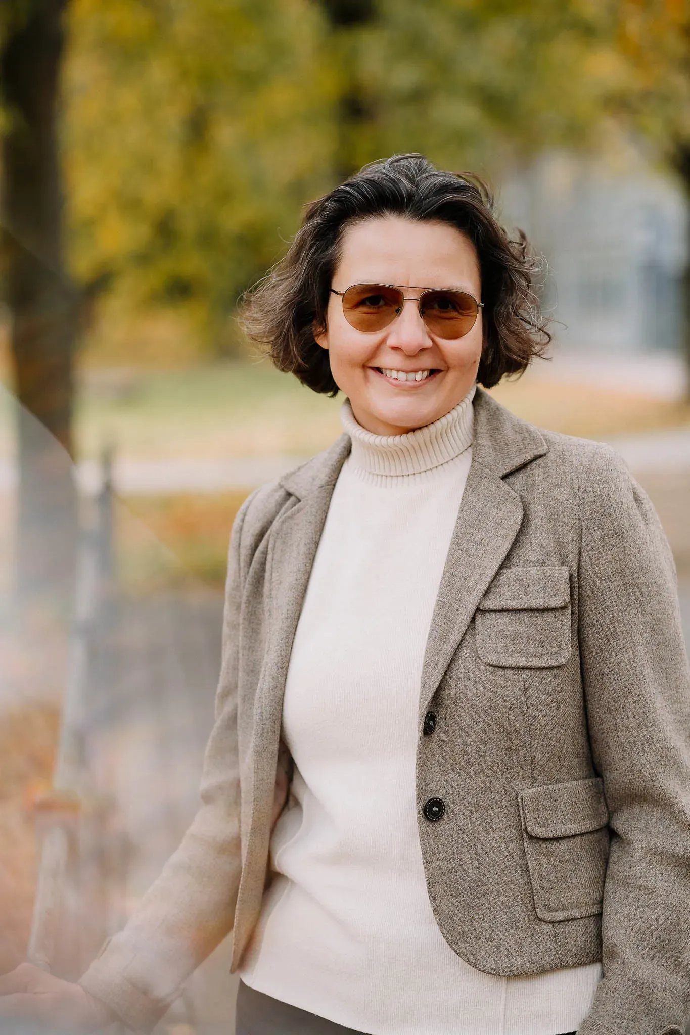 Herbstliches Portrait in einem Park in mainz